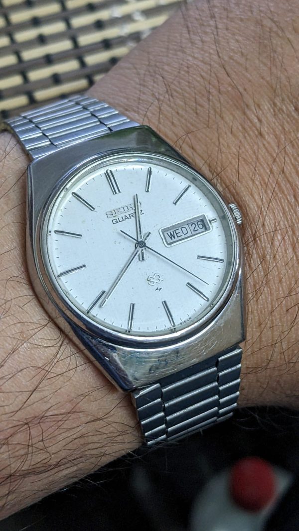 Seiko vintage digital watch 7123-8290-P with original signed steel bracelet