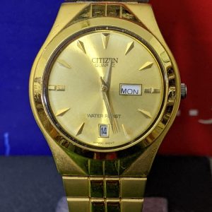 Citizen golden watch Quartz Japan made For Unisex