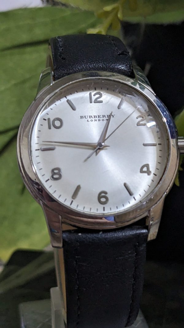 Beautiful Japan made Burberry dress watch for Unisex