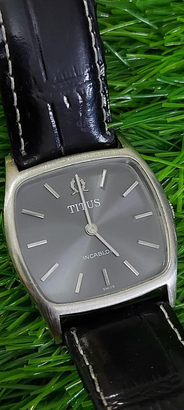 MEN'S VINTAGE TITUS WATCH, SWISS MADE. 17 JEWELS. HAND WIND UP MOVEMENT