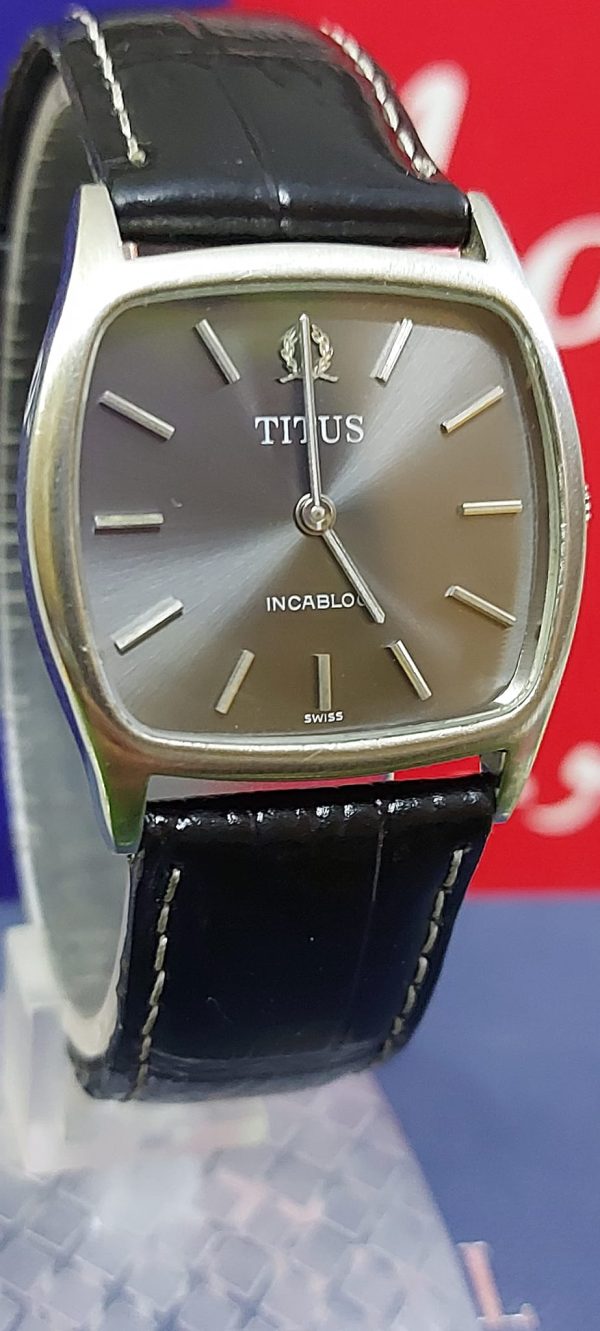 MEN'S VINTAGE TITUS WATCH, SWISS MADE. 17 JEWELS. HAND WIND UP MOVEMENT