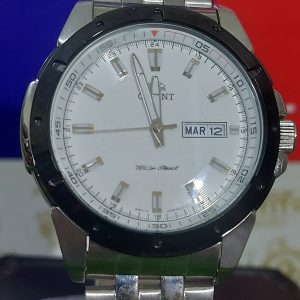 Silver Orient UND7-C0-B Quartz Japan made watch