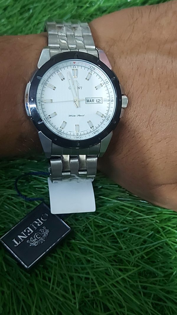 Silver Orient UND7-C0-B Quartz Japan made watch