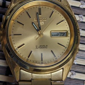 Beautiful vintage Seiko5 Japan made 7009 caliber Automatic 21-jewel watch for Men