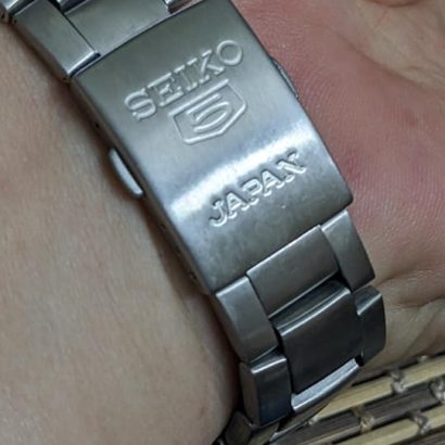 Beautiful Seiko5 Japan made 7S26 caliber Automatic 21-jewel watch for Men
