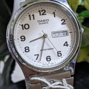 Unisex Vintage casio QUARTZ Day Date water resistant Wrist Watch