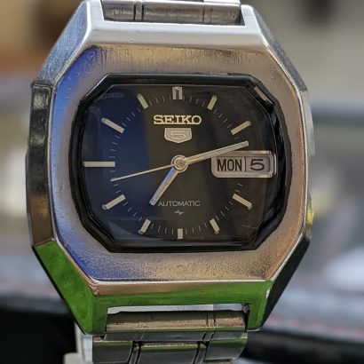 Vintage Seiko 5 Automatic Movement 7009-4040 Japan Made Men's Watch.