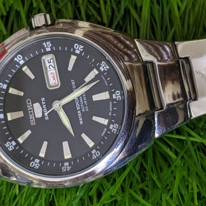 Beautiful Seiko 5 sports automatic 23 jewels 7S36 A4 Japan made watch for Men's