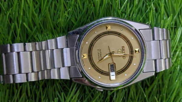 Beautiful Seiko 5 automatic 21 jewels 7019 Japan made watch for Men's