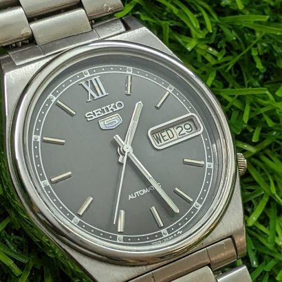 Beautiful Seiko 5 automatic 21 jewels 7S26 Japan made watch for Men's