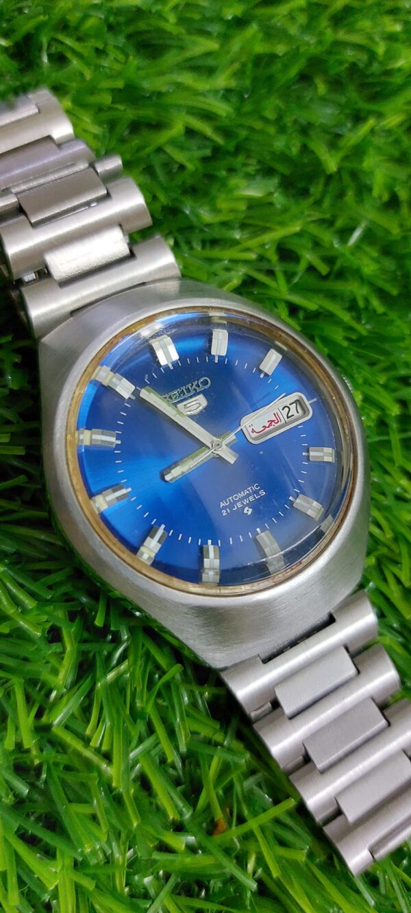 Vintage Seiko 5 6319 caliber Helmat style Japan made Automatic watch for Men