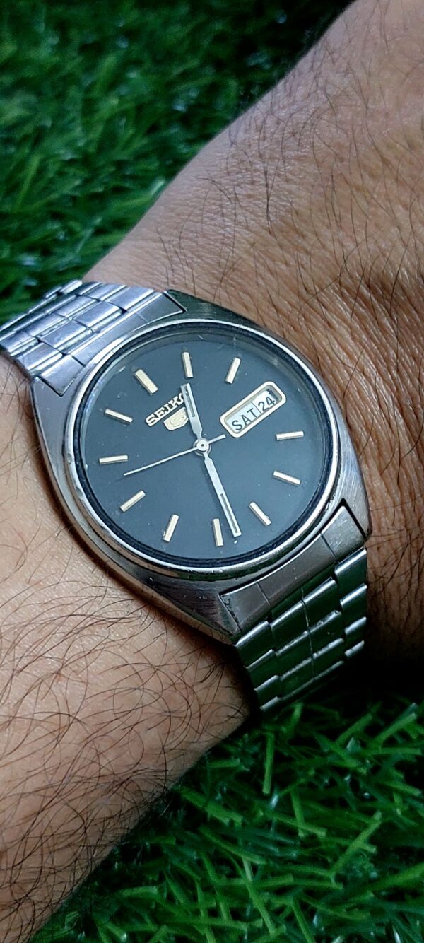 Vintage Seiko 5 6309 Black color Dial Japan made Automatic watch for Men