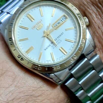 Beautiful Seiko 5 7s26 white color Dial Golden bezel Japan made Automatic watch for Men  50 meter water resistant