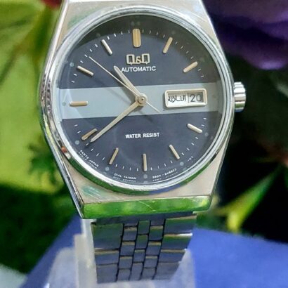 Very Rare and vintage Q & Q Automatic