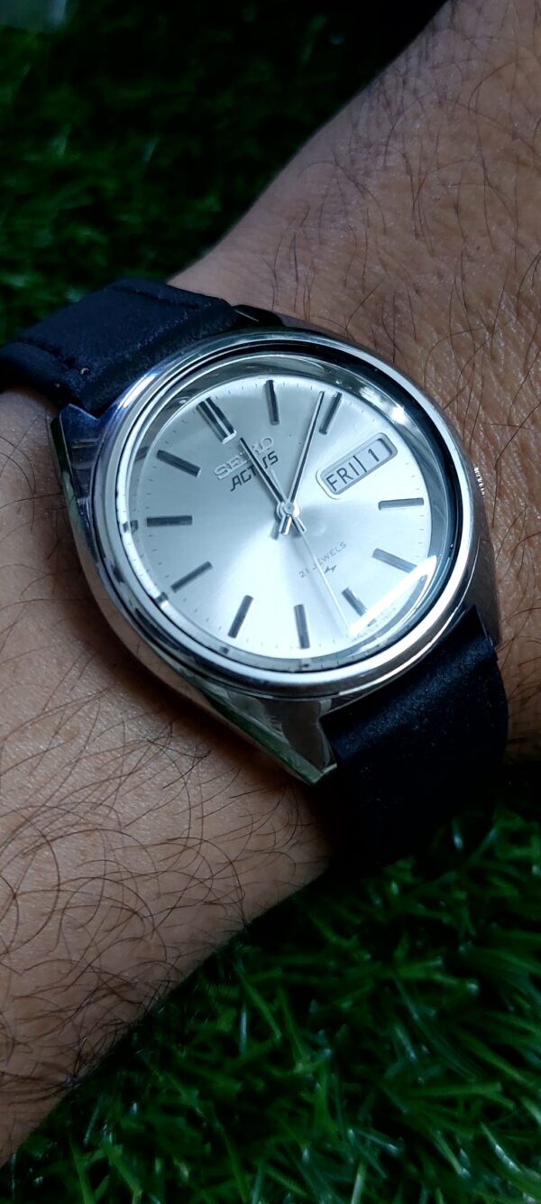 Beautiful and Vintage Seiko 5 Actus 7019 silver color Dial Japan made Automatic watch for Men