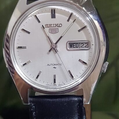 Vintage Seiko5 7009-8040 Automatic 17-jewel white Dial japan made watch