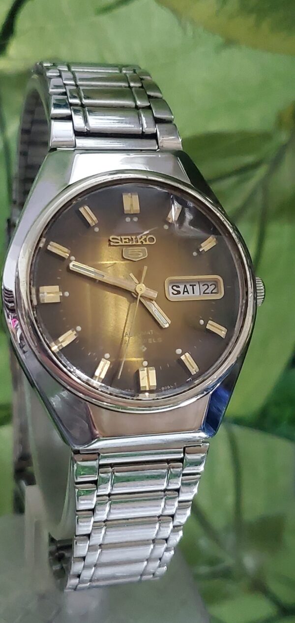 Vintage and Beautiful Seiko5 6319 caliber 21-jewel automatic JAPAN made Watch
