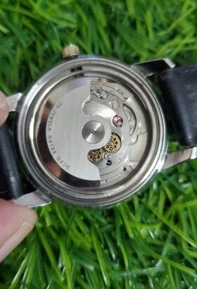 Vintage and Rare Olympia 25-jewels Automatic Switzerland made watch for Men's