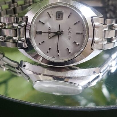 Rare and vintage Citizen Date Star Para water Automatic 21-jewel Japan made watch for Ladies in mint condition